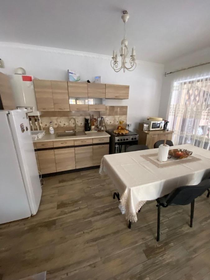 B House Busteni Bagian luar foto