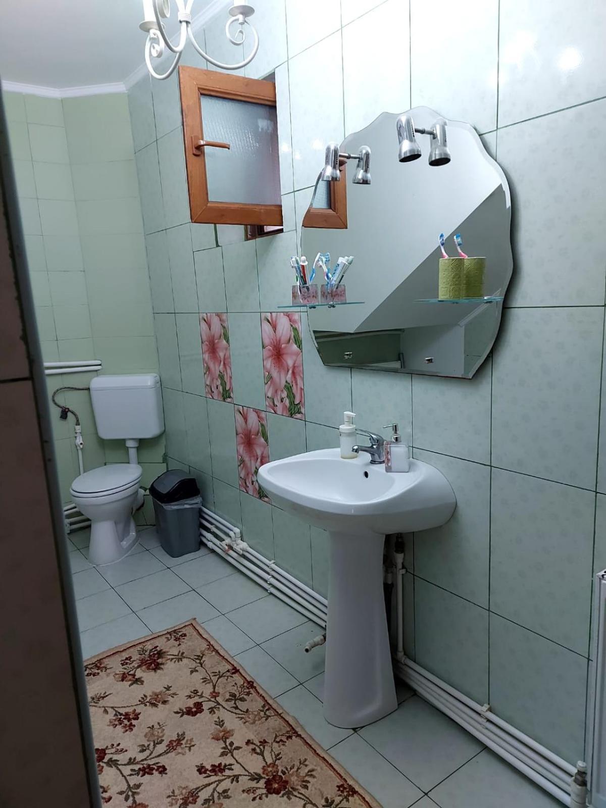 B House Busteni Bagian luar foto